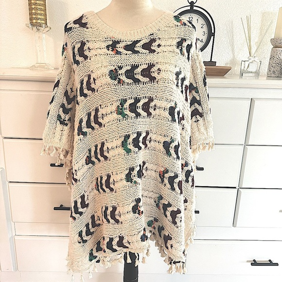 GeeGee Chunky Knit Colorful Tassel Poncho Size Large - Picture 3 of 15